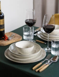 Jay Hill Bestekset Laguiole - Olijfhout - 4-delig -Thuiskeuken 10 8720955225120 9Jay Hill jersey servies sfeer 6