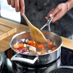 Demeyere Hapjespan Industry 5 - ø 28 Cm / 5.7 Liter + Deksel -Thuiskeuken 40850 681 0 Product In Use OS 750x750 1