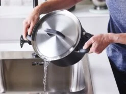 BK Pannenset Flow Cool - Zwart / RVS - 4 Delige Set 13 BK Pannenset Flow Cool - Zwart / RVS - 4 Delige Set -Thuiskeuken 477567f362398f3cedf6eea2da41628b192d7a31 BK Flow cool Bl Cvd Casserole Pour