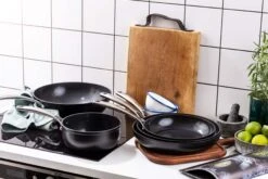 BK Wokpan Superior - Aluminium - ø 30 Cm - Keramische Anti-aanbaklaag -Thuiskeuken 907cca5b93c7cc6e73a3380923565993bbea03ea BK Superior Ceramic sfeerbeeld set