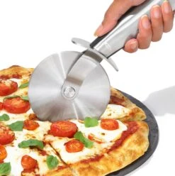 OXO Good Grips Pizzasnijder Steel -Thuiskeuken Oxo Pizzasnijdder Steel 2