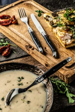 Laguiole Style De Vie Bestekset Premium Line - Zwart - 24 Delig / 6 Personen -Thuiskeuken PrCouvZwart 2