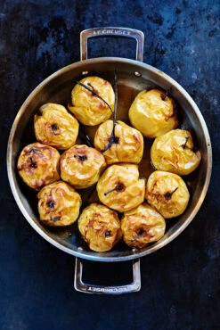 Le Creuset Hapjespan Met Deksel - Les Forgées TNS - ø 26 Cm / 2.7 Liter - Standaard Anti-aanbaklaag -Thuiskeuken RS3762 FRJ 7422 lpr