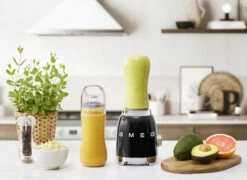 SMEG Smoothie Blender - Compact - Zwart - 600 Ml - PBF01BLEU -Thuiskeuken WEB PBF01BLEU L03.jpg