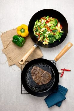 BK Wokpan Force - Carbon Steel - ø 30 Cm - Zonder Anti-aanbaklaag -Thuiskeuken c706fb772835678761c80fb6f51dbf349ef8efed BK Force CS Lifestyle 6 1