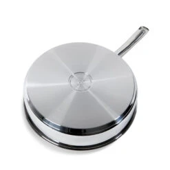 BK Hapjespan Met Deksel - Bright RVS - ø 28 Cm - Zonder Anti-aanbaklaag -Thuiskeuken fc0dc2028d5d3253cc6eac1205cd79041df26e1e BK Bri SauteP 1pc CC005749 001 Base