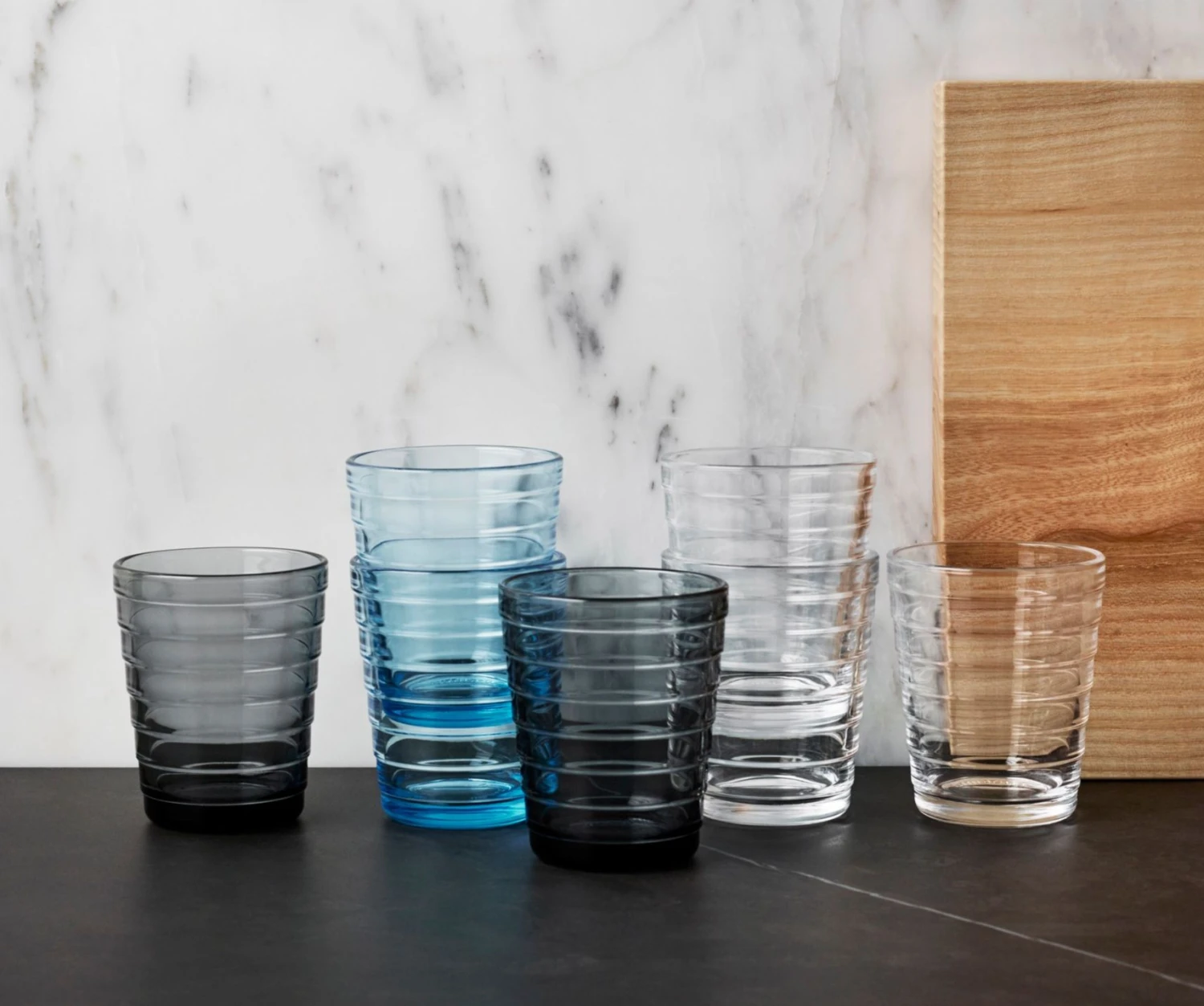 Iittala Glas Aino Aalto - Donkergrijs - 220 Ml - 2 Stuks 4 Iittala Glas Aino Aalto - Donkergrijs - 220 Ml - 2 Stuks - Afbeelding 2