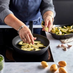 Demeyere Koekenpan Alu Comfort 3 - Duraslide - ø 20 Cm - Standaard Anti-aanbaklaag -Thuiskeuken pdp masonry content demeyere alu comfort dura 3 pan heats up quickly 750x750