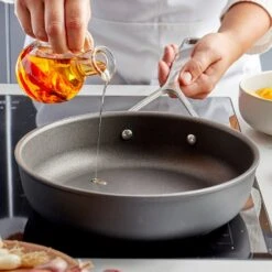 Demeyere Hapjespan Alu Pro 5 - Duraslide Titanium - ø 28 Cm / 3 Liter - Standaard Anti-aanbaklaag -Thuiskeuken pdp masonry content demeyere alu pro high 5 pan induction 750x750