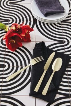 Sambonet Bestekset Flat - Champagne - 24 Delig / 6 Personen -Thuiskeuken sambonet bestekset flat champagne sfeer3