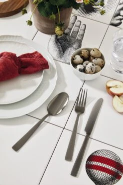 Sambonet Bestekset Flat - Zwart - 24 Delig / 6 Personen -Thuiskeuken sambonet bestekset flat zwart sfeer3