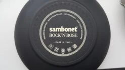 Sambonet Hapjespan Rock 'n' Rose - Creme - ø 28 Cm / 3.6 Liter - Standaard Anti-aanbaklaag -Thuiskeuken sambonet rock n rose achterkant 1